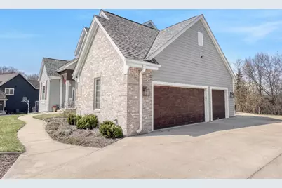 317  River Bluff Cir, Oconomowoc, WI 53066 - Photo 46