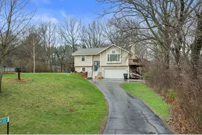 W299S10917  Valley Ridge Dr, Mukwonago, WI 53149 - Photo 2