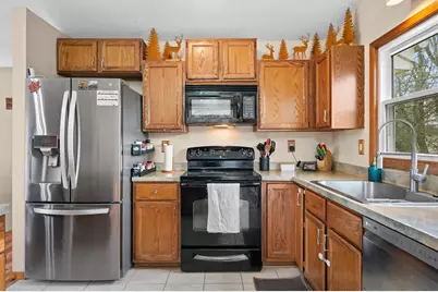 W299S10917  Valley Ridge Dr, Mukwonago, WI 53149 - Photo 10