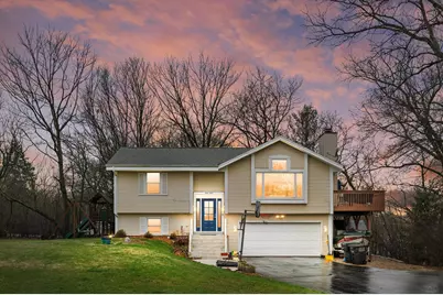 W299S10917  Valley Ridge Dr, Mukwonago, WI 53149 - Photo 1