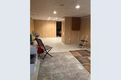 10560 S Peggy Dr, Oak Creek, WI 53154 - Photo 12