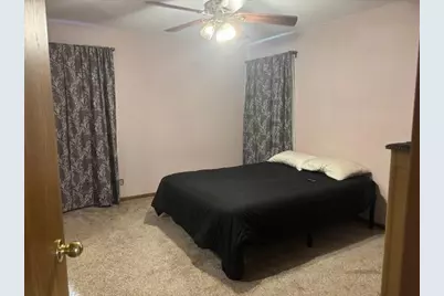 10560 S Peggy Dr, Oak Creek, WI 53154 - Photo 10