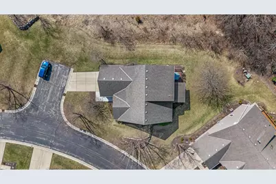 4330  Cedar Ridge Ln, Racine, WI 53405 - Photo 2