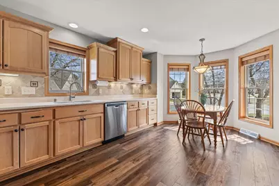 4330  Cedar Ridge Ln, Racine, WI 53405 - Photo 6