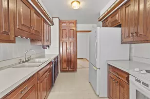 236 W Rockwell St, Elkhorn, WI 53121 - Photo 2