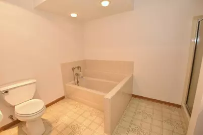 1040  Lansdowne Ct, Brookfield, WI 53045 - Photo 22
