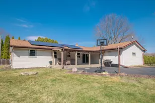 1466 Scenic Dr, Richfield, WI 53033 - Photo 6