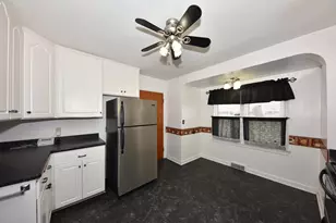 7262 W Medford Ave, Milwaukee, WI 53218 - Photo 10