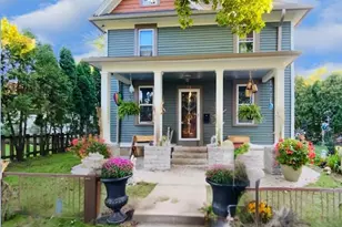 131 Oakland Ave, Mukwonago, WI 53149 - Photo 4