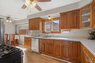 2919 N 85th St, Milwaukee, WI 53222 - Photo 6