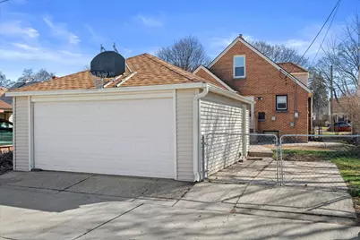 2919 N 85th St, Milwaukee, WI 53222 - Photo 12
