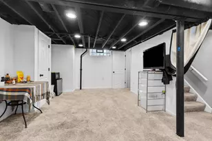 9006 W Dakota Ave, West Allis, WI 53227 - Photo 18