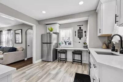 9006 W Dakota Ave, West Allis, WI 53227 - Photo 8