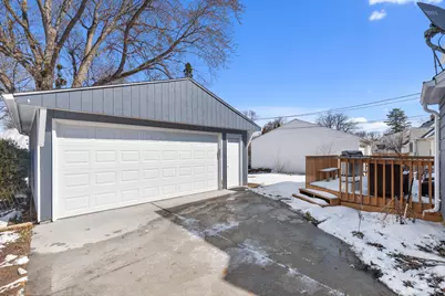 9006 W Dakota Ave, West Allis, WI 53227 - Photo 22