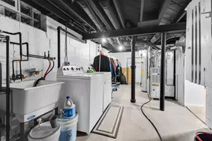 9006 W Dakota Ave, West Allis, WI 53227 - Photo 20