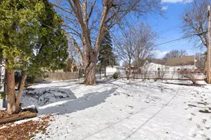 9006 W Dakota Ave, West Allis, WI 53227 - Photo 24