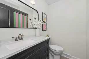 7170 S 35th St, Franklin, WI 53132 - Photo 12