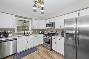 7170 S 35th St, Franklin, WI 53132 - Photo 8