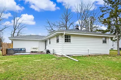 7170 S 35th St, Franklin, WI 53132 - Photo 32