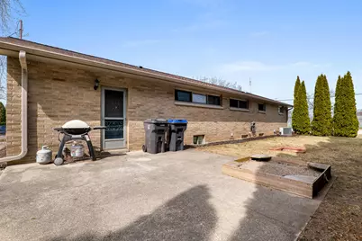 123 N 12th St, Oostburg, WI 53070 - Photo 30