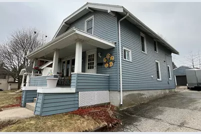 924 N 8th St, Manitowoc, WI 54220 - Photo 2