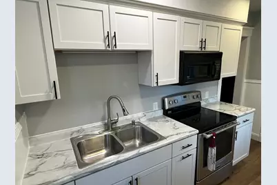 924 N 8th St, Manitowoc, WI 54220 - Photo 6