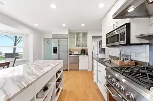 8035 N Beach Dr, Fox Point, WI 53217 - Photo 18