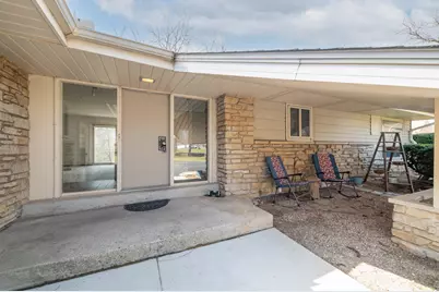 N60W15671  Hawthorne Dr, Menomonee Falls, WI 53051 - Photo 1