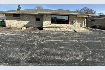 1624 W Washington St, West Bend, WI 53095 - Photo 2
