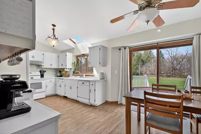 539  Beechwood Dr, Cedarburg, WI 53012 - Photo 12