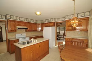 3822 S Oakbrook Dr, Greenfield, WI 53228 - Photo 14
