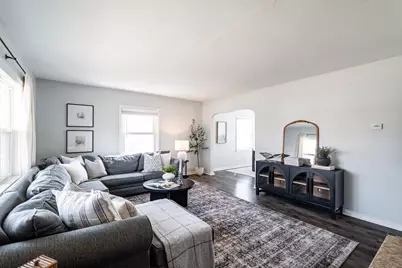 5439 S Egofske Rd, New Berlin, WI 53146 - Photo 8