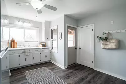 5439 S Egofske Rd, New Berlin, WI 53146 - Photo 14