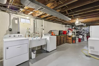 6711 W Howard Ave, Milwaukee, WI 53220 - Photo 34