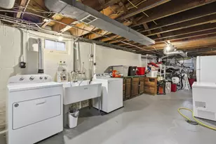 6711 W Howard Ave, Milwaukee, WI 53220 - Photo 34