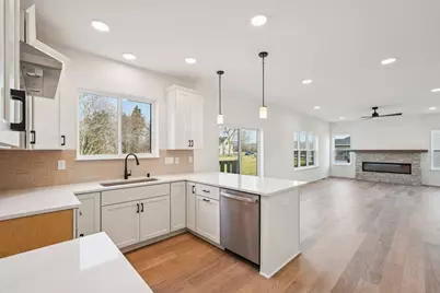 W149N11973  Red Holly Dr, Germantown, WI 53022 - Photo 14