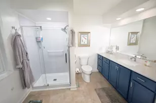 12437 N Emily Ln, Mequon, WI 53092 - Photo 8