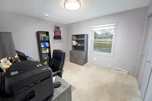 12437 N Emily Ln, Mequon, WI 53092 - Photo 10