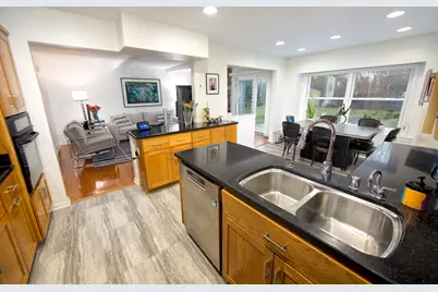 12437 N Emily Ln, Mequon, WI 53092 - Photo 4
