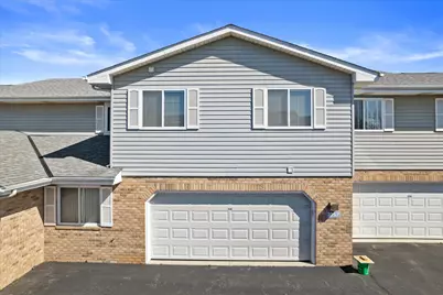 1057 N Sunnyslope Dr #104, Racine, WI 53406 - Photo 6