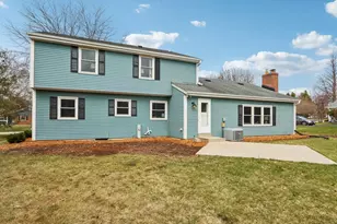 9936 N Concord Dr, Mequon, WI 53097 - Photo 48