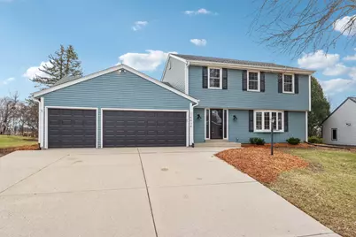 9936 N Concord Dr, Mequon, WI 53097 - Photo 2