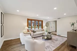 9936 N Concord Dr, Mequon, WI 53097 - Photo 8