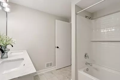 9936 N Concord Dr, Mequon, WI 53097 - Photo 36