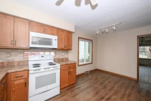 4738 S 26th St, Milwaukee, WI 53221 - Photo 10