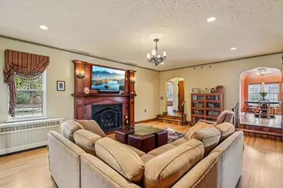 1618  Mountain Ave, Wauwatosa, WI 53213 - Photo 8