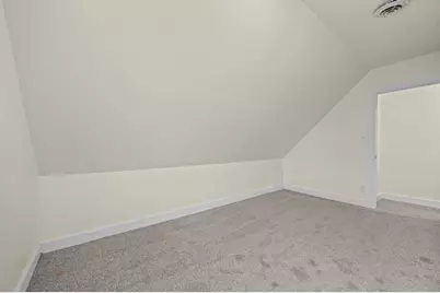 2873 N Dr William Finlayson St, Milwaukee, WI 53212 - Photo 18