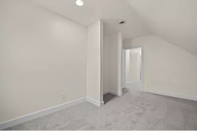 2873 N Dr William Finlayson St, Milwaukee, WI 53212 - Photo 16