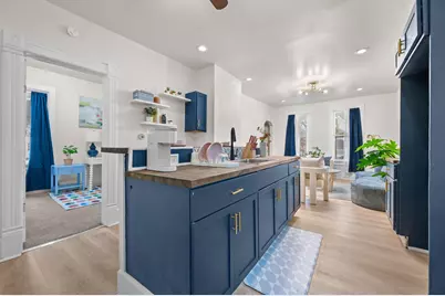 2873 N Dr William Finlayson St, Milwaukee, WI 53212 - Photo 6