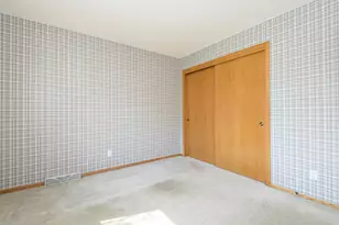 118 Harrogate Dr, Waukesha, WI 53188 - Photo 6